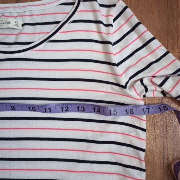Abercrombie & Fitch Long Sleeve Tees - Picture 4 of 8